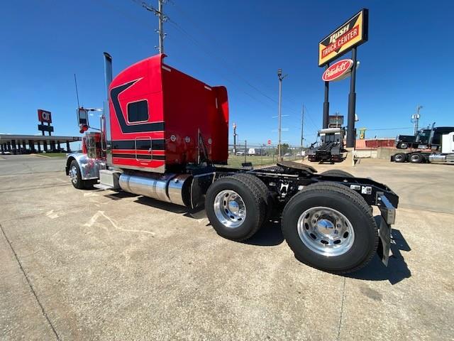 2022 Peterbilt 389-3