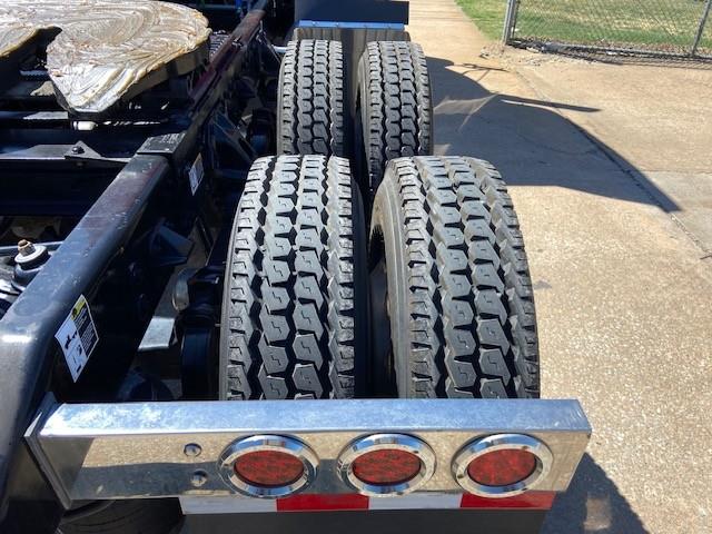 2022 Peterbilt 389-6