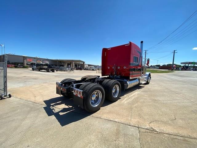 2022 Peterbilt 389-7