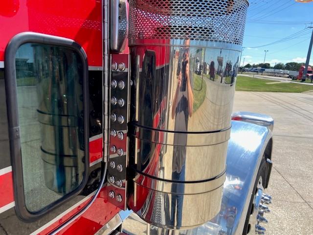 2022 Peterbilt 389-10