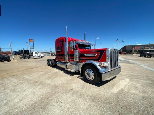 2022 Peterbilt 389-12