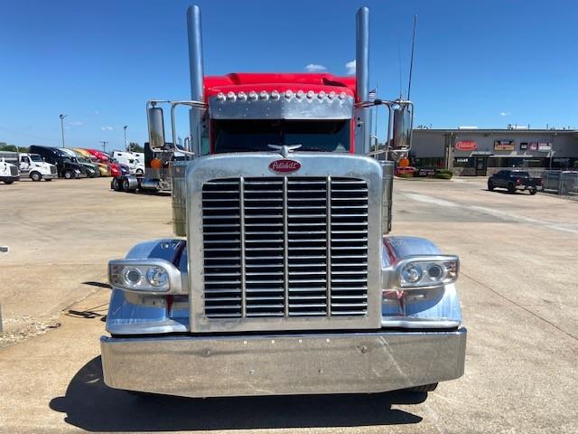 2022 Peterbilt 389-13