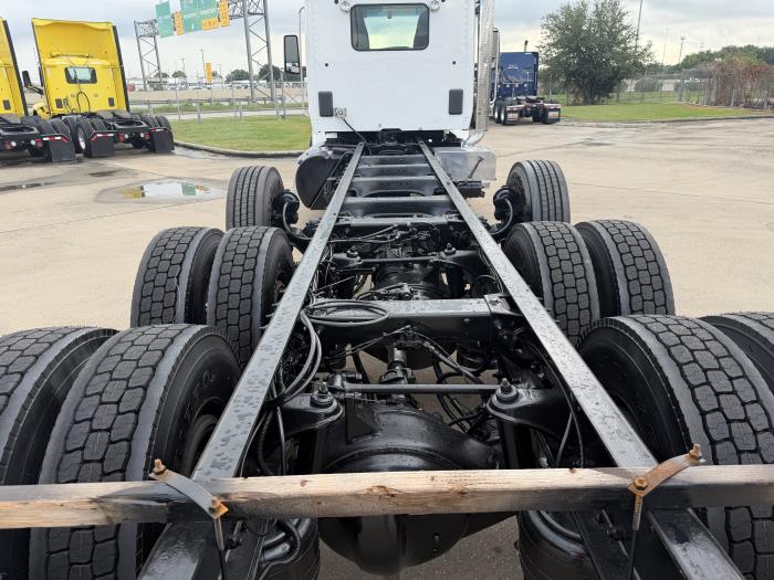 2023 Peterbilt 567-12