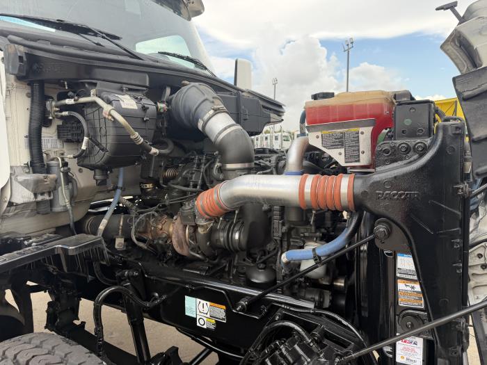 2023 Peterbilt 567-17