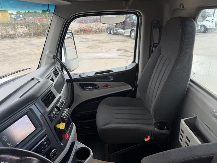2023 Peterbilt 567-23