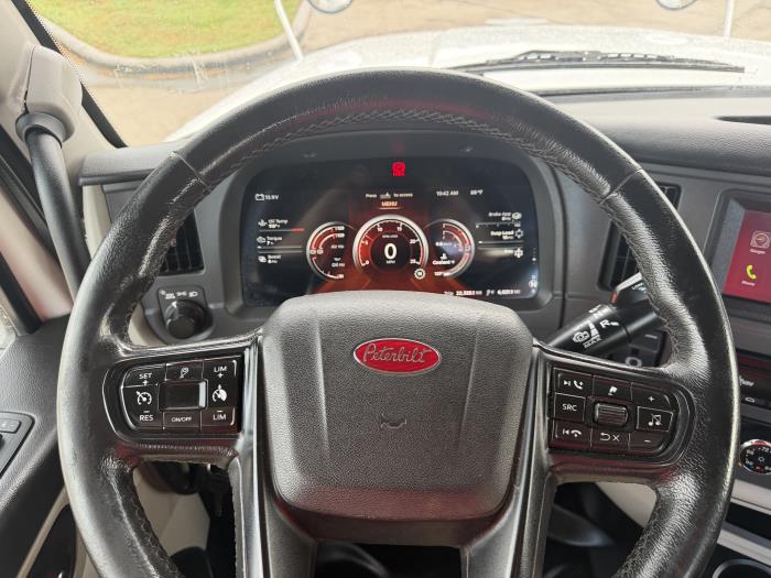 2023 Peterbilt 567-27