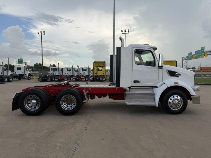 2023 Peterbilt 567-5