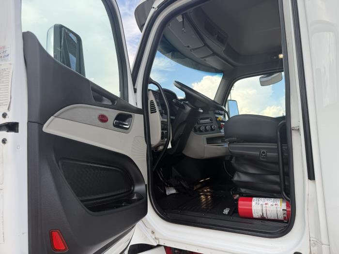 2023 Peterbilt 567-22