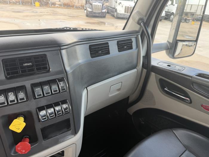 2023 Peterbilt 567-26