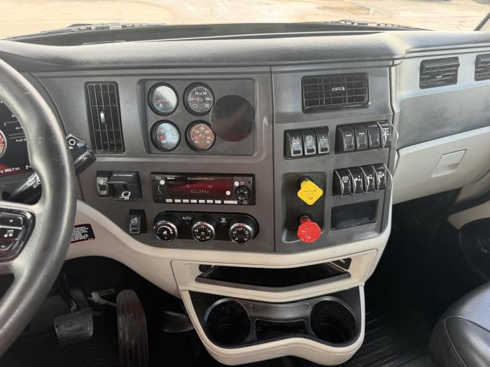 2023 Peterbilt 567-27