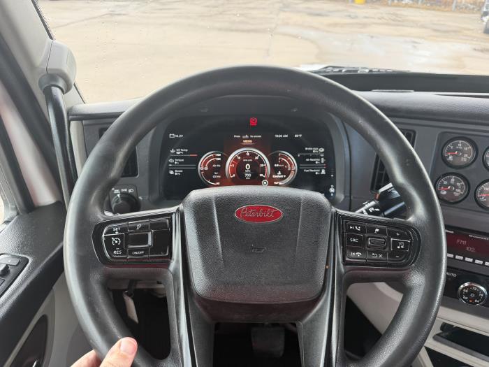 2023 Peterbilt 567-28