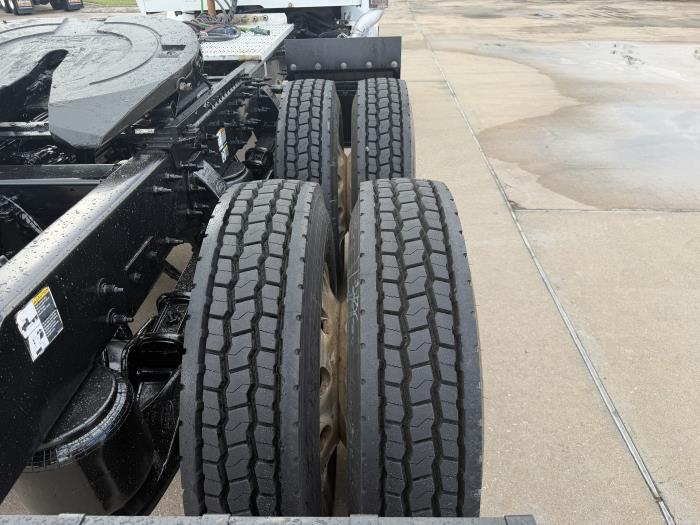 2021 Peterbilt 567-10