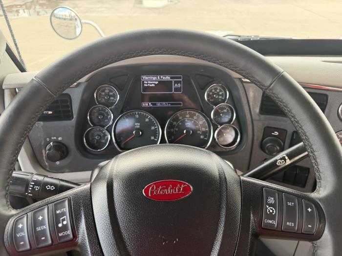 2021 Peterbilt 567-30