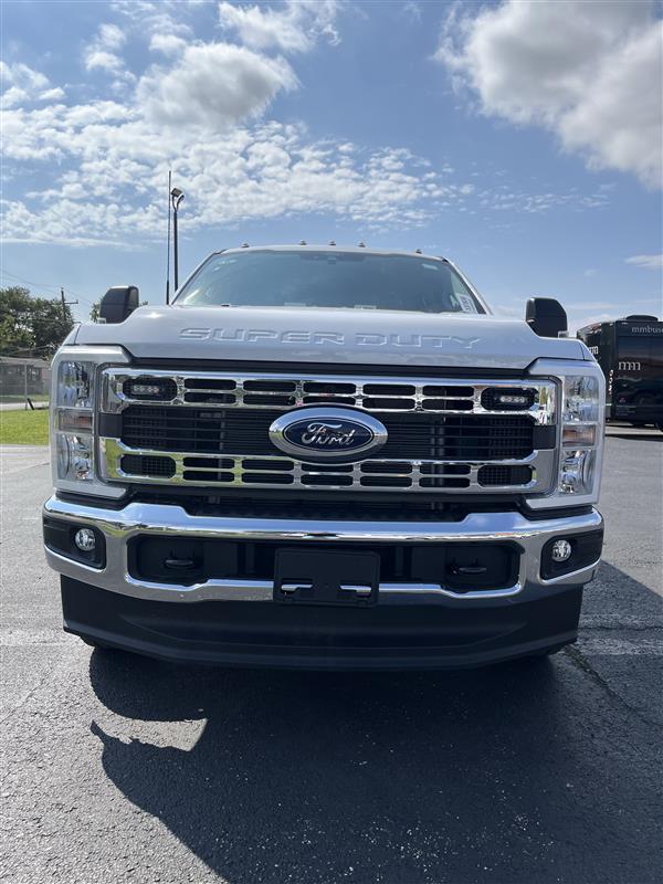 New 2026 Ford F-350 - photo 2
