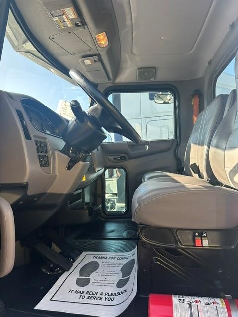 2021 Peterbilt 337-11