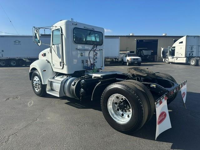 2021 Peterbilt 337-18