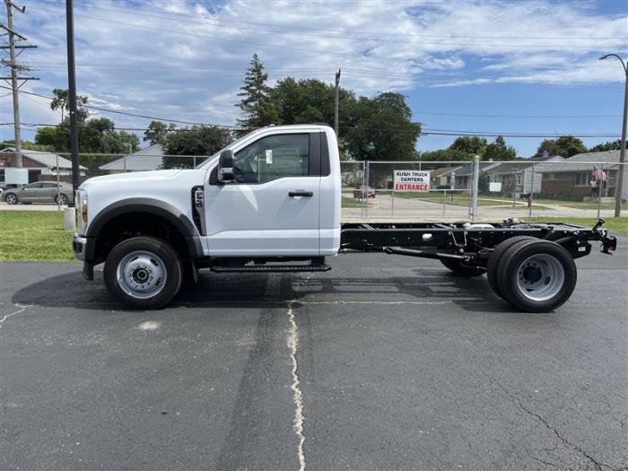 2026 Ford F-550-3