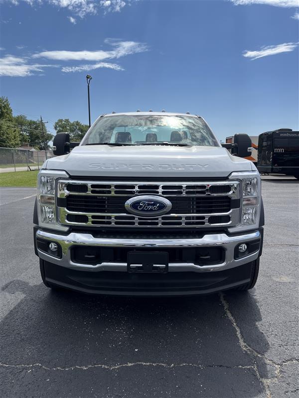 New 2026 Ford F-550 - photo 2