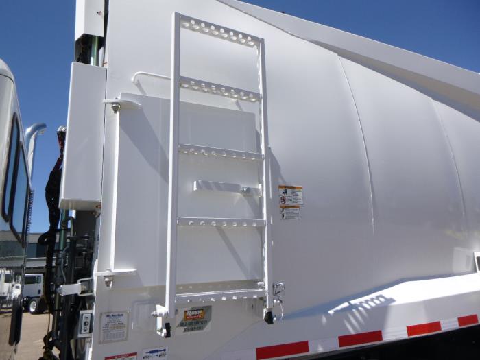 2026 Peterbilt 548-24