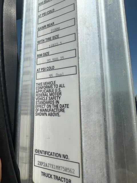 2021 Peterbilt 337-3