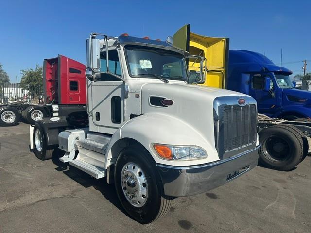 2021 Peterbilt 337-8