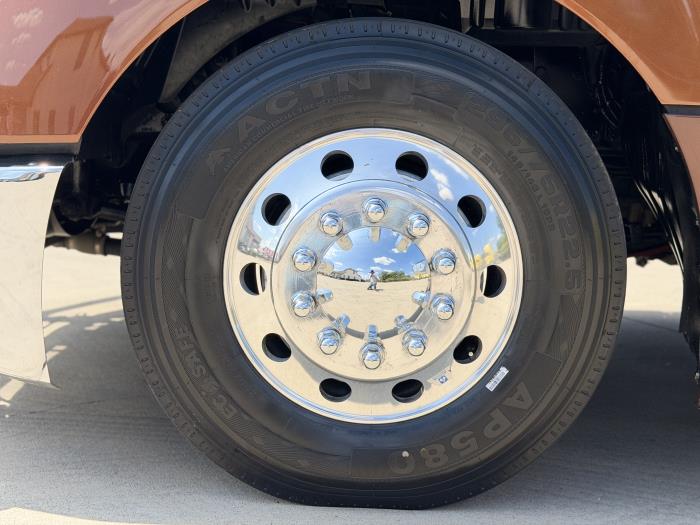 2024 Kenworth T680-8