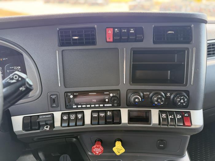 2024 Kenworth T680-16
