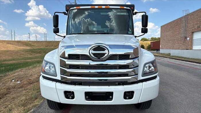 2027 Hino L7-16