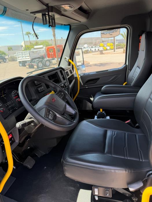 2027 Peterbilt 548-9