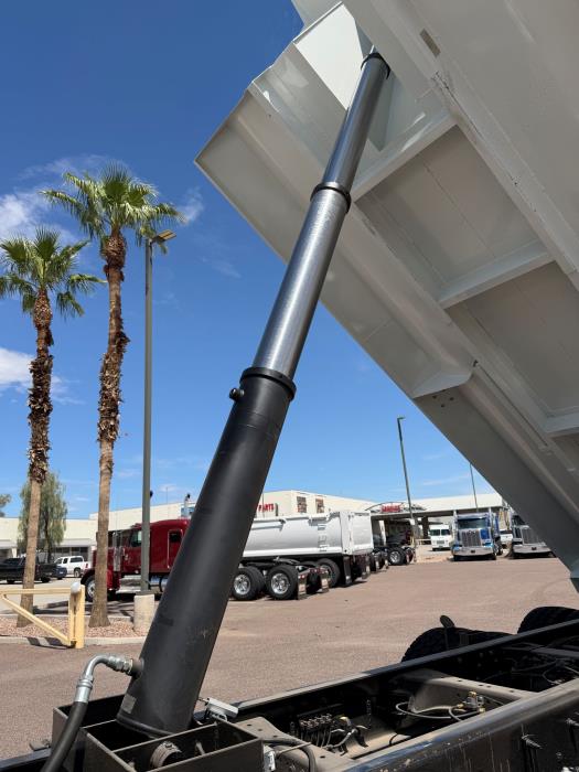 2027 Peterbilt 548-14