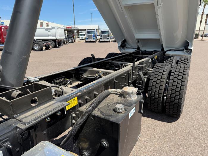 2027 Peterbilt 548-15