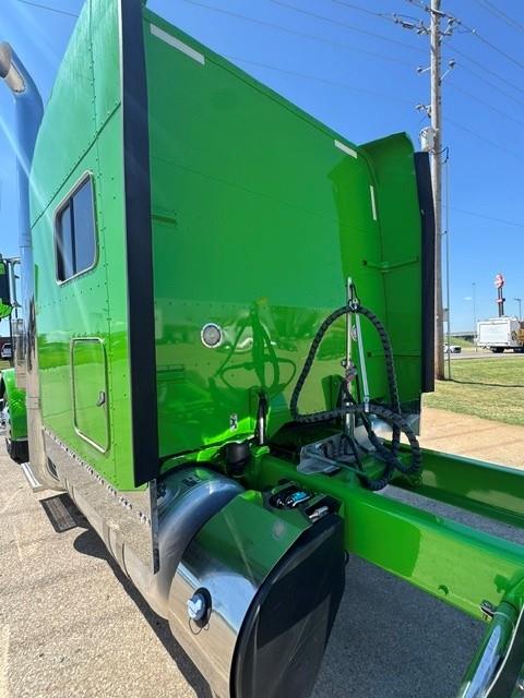 2019 Peterbilt 389-2