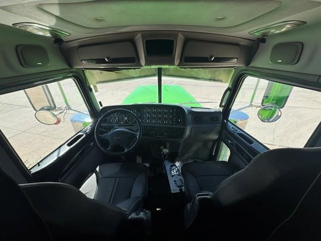2019 Peterbilt 389-15