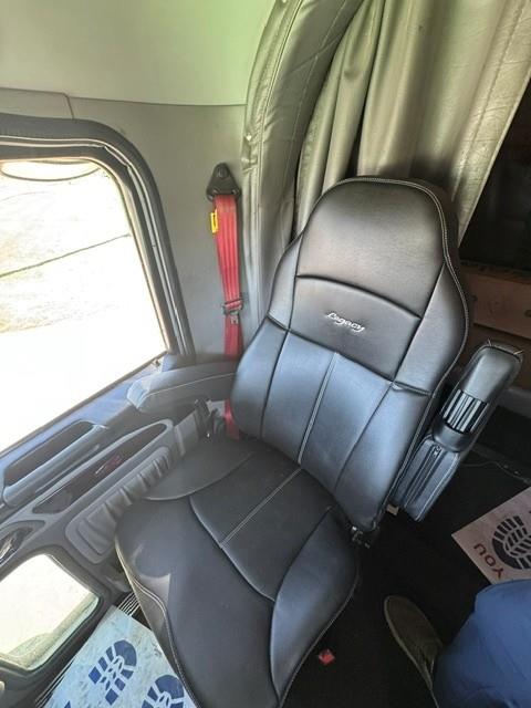 2019 Peterbilt 389-18