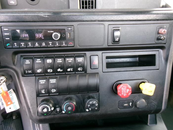 2021 International LT625-10
