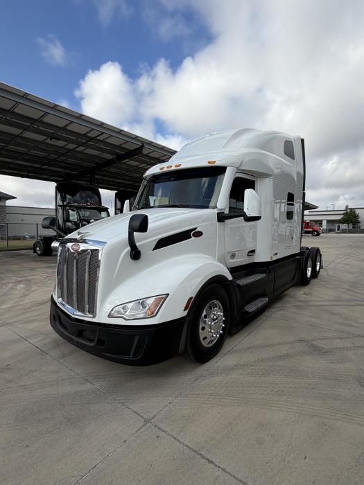 2022 Peterbilt 579-0