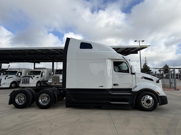 2022 Peterbilt 579-2