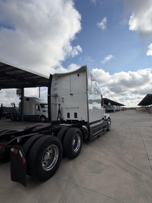 2022 Peterbilt 579-3