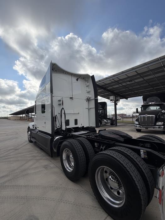 2022 Peterbilt 579-4