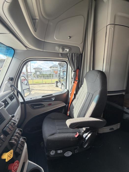 2022 Peterbilt 579-17