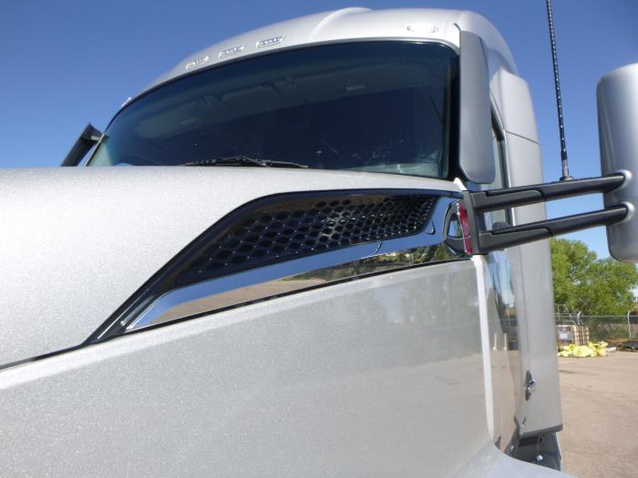 2023 Kenworth T680-8