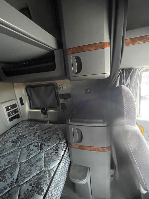 2022 International LT625-19