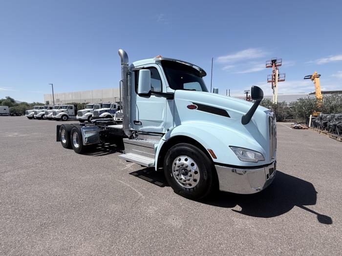 2023 Peterbilt 579-7