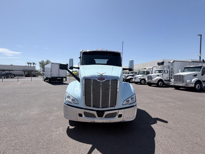 2023 Peterbilt 579-8