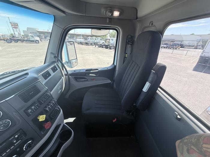 2023 Peterbilt 579-13