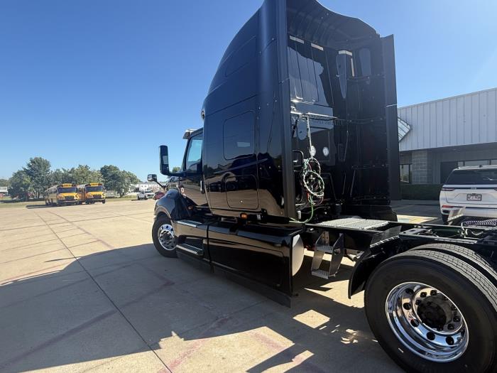 2027 International LT625-9