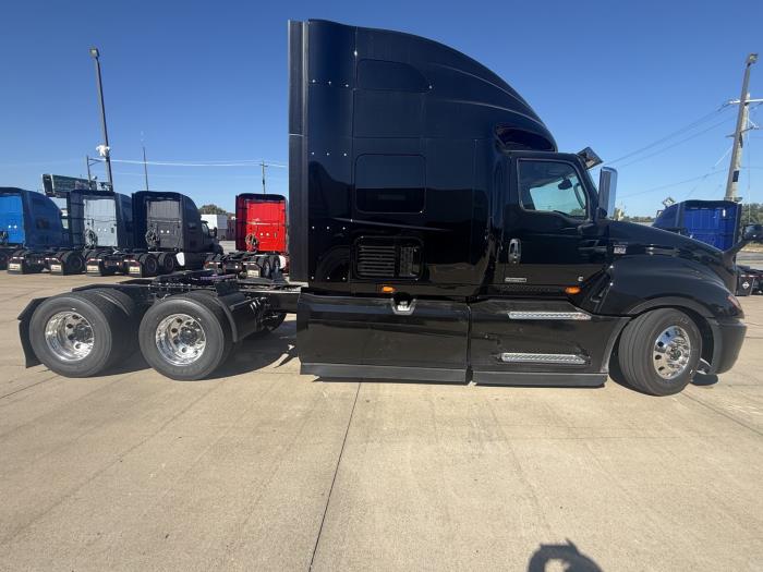 2027 International LT625-12