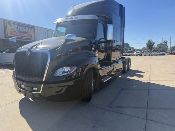 2027 International LT625-14
