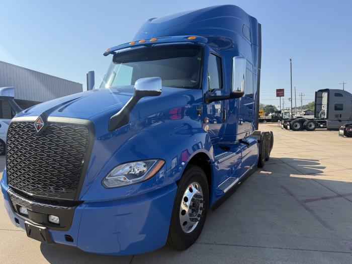 2027 International LT625-4