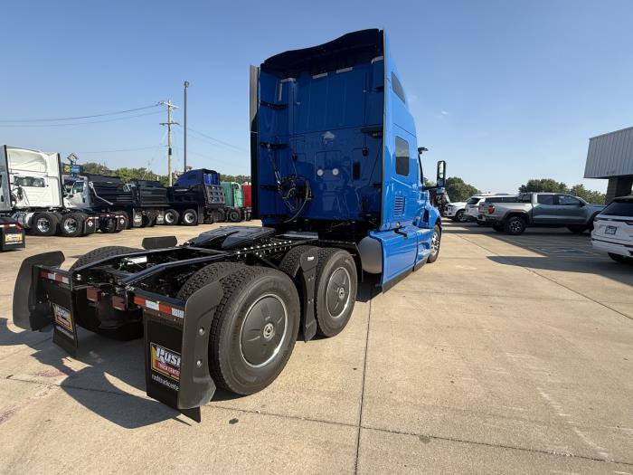 2027 International LT625-10